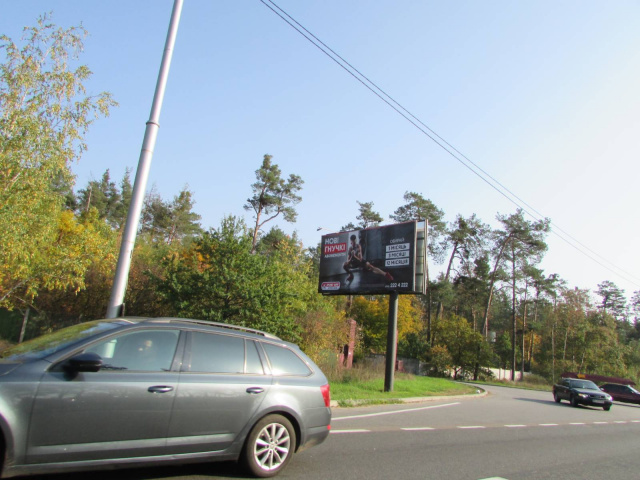 Щит 6x3,  Столичне шосе поворот на котеджне містечко " Золоті ворота", рух із Києва, ліворуч