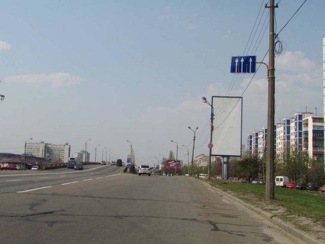 Бэклайт 4x8, Братиславська, 20 (розподілювач), рух від Броварського проспекту Бэклайт 4x8, Братиславська, 20 (розподілювач), рух від Броварського проспекту