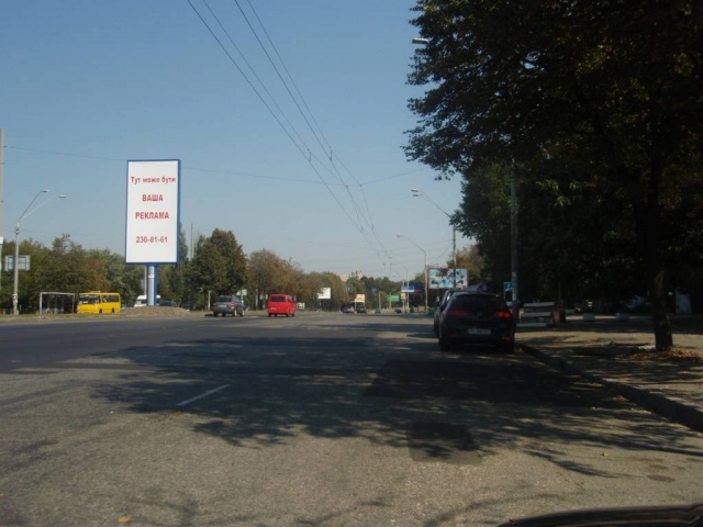 Бэклайт 4x8, Победы проспект, 65 (разделитель за мостом М "Нивки") по ходу в центр Бэклайт 4x8, Победы проспект, 65 (разделитель за мостом М "Нивки") по ходу в центр