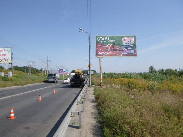 Щит 6x3, Повітрофлотський проспект (Нова дорога), 150 метрів від з'їзду з Кільцева дорога, рух в напрямку центру Киева Щит 6x3, Повітрофлотський проспект (Нова дорога), 150 метрів від з'їзду з Кільцева дорога, рух в напрямку центру Киева