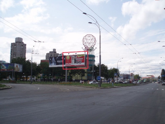 Щит 6x3, Лайоша Гавро ул. / маршала Малиновского (разделит. треугольник площадь Дружбы Народов) Щит 6x3, Лайоша Гавро ул. / маршала Малиновского (разделит. треугольник площадь Дружбы Народов)