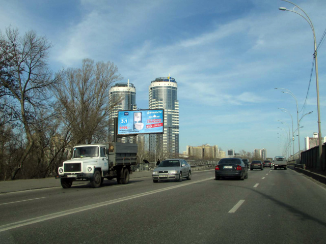 Щит 6x3,  Броварський пр-кт (Русанівський міст ,  400  до ст. метро "Гідропарк")