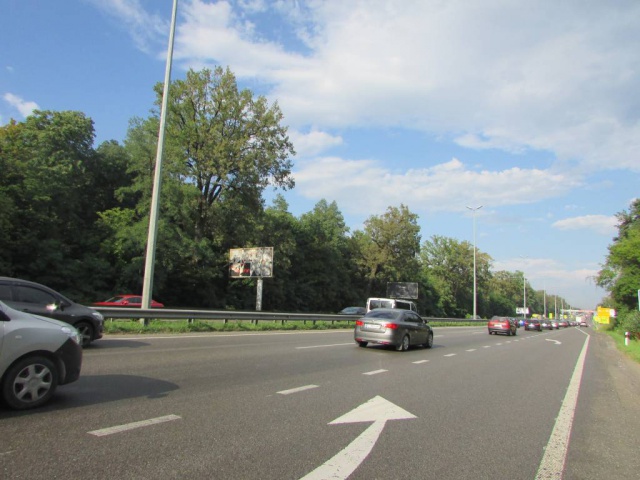 Щит 6x3, Брест-Литовське шосе (Укр. держ. центр радіочастот), рух в напрямку Киева, ліворуч Щит 6x3, Брест-Литовське шосе (Укр. держ. центр радіочастот), рух в напрямку Киева, ліворуч