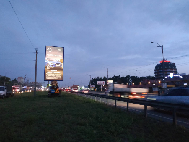 Бэклайт 4x8, Кільцева дорога, розподілювач (навпроти вул.Зодчих,56-58), рух від проспекту Перемоги Бэклайт 4x8, Кільцева дорога, розподілювач (навпроти вул.Зодчих,56-58), рух від проспекту Перемоги