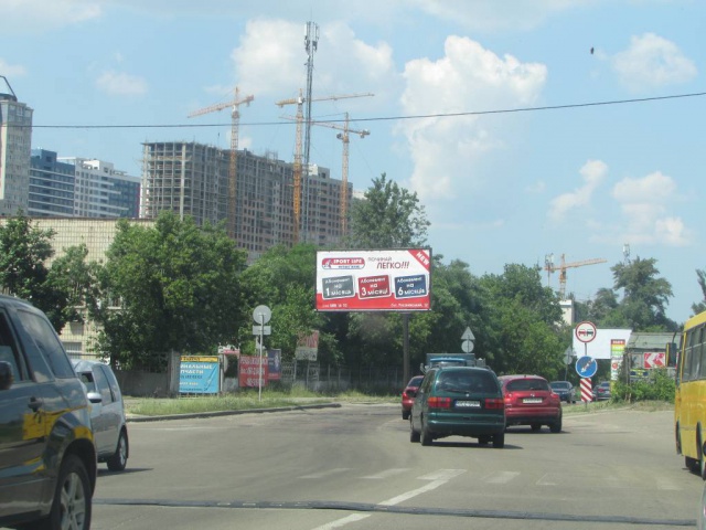 Щит 6x3, Євгена Сверстюка (Марини Раскової), 21а рух від проспекту Соборності, ліворуч Щит 6x3, Євгена Сверстюка (Марини Раскової), 21а рух від проспекту Соборності, ліворуч
