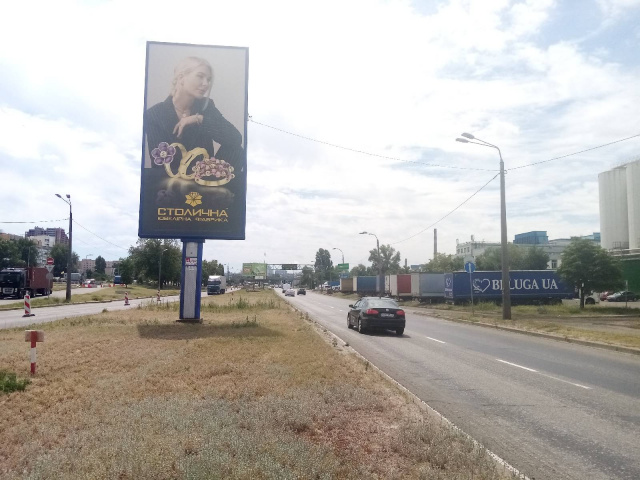 Беклайт 4x8,  Богатирська, 2 розподілювач, рух до Києва, навпроти пив.з-д."ОБОЛОНЬ"