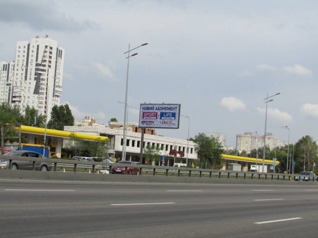 Щит 6x3,  Бажана Миколи проспект 1д, рух із центру міста (біля АЗС "КЛО"), ліворуч