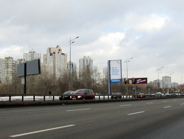 Бэклайт 4x8, Бажана Миколи проспект, навпроти 14А ( рух від Південного мосту, ліворуч) Бэклайт 4x8, Бажана Миколи проспект, навпроти 14А ( рух від Південного мосту, ліворуч)