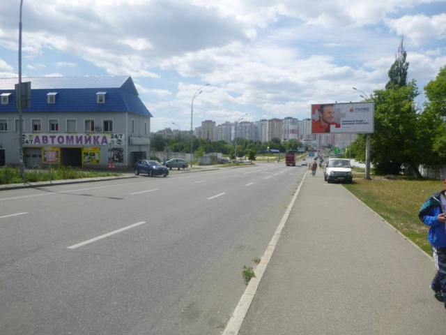 Призма 6x3, Здолбунівська, за 80 метрів до вул. Ревуцького, рух в напрямку Дніпровської набережної Призма 6x3, Здолбунівська, за 80 метрів до вул. Ревуцького, рух в напрямку Дніпровської набережної
