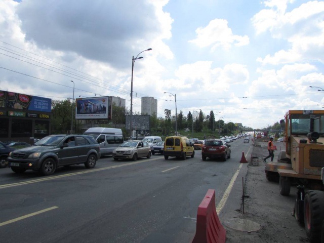 Щит 6x3, Палладіна Академіка проспект, 16 / Василя Стуса рух в напрямку проспекту Перемоги, ліворуч Щит 6x3, Палладіна Академіка проспект, 16 / Василя Стуса рух в напрямку проспекту Перемоги, ліворуч