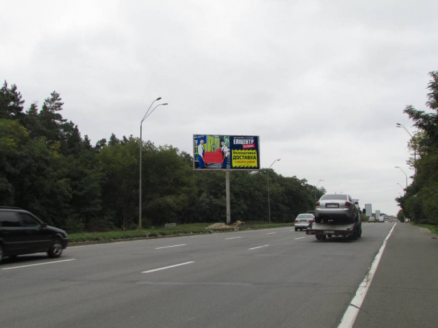 Щит 6x3, Броварський проспект (розподілювач), рух в напрямку Броварів, за 200 метрів до АЗС "ОККО" Щит 6x3, Броварський проспект (розподілювач), рух в напрямку Броварів, за 200 метрів до АЗС "ОККО"