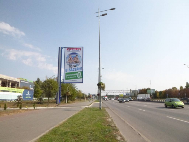 Бэклайт 4x8, Бажана Миколи проспект / за 300 метрів до Харьківської площі (біля АЗС"ВР"), рух із Киева, ліворуч Бэклайт 4x8, Бажана Миколи проспект / за 300 метрів до Харьківської площі (біля АЗС"ВР"), рух із Киева, ліворуч