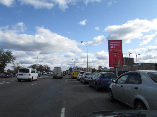 Бэклайт 4x8, Броварський проспект, 100 метрів до М"Лісова", рух в напрямку Броварів Бэклайт 4x8, Броварський проспект, 100 метрів до М"Лісова", рух в напрямку Броварів