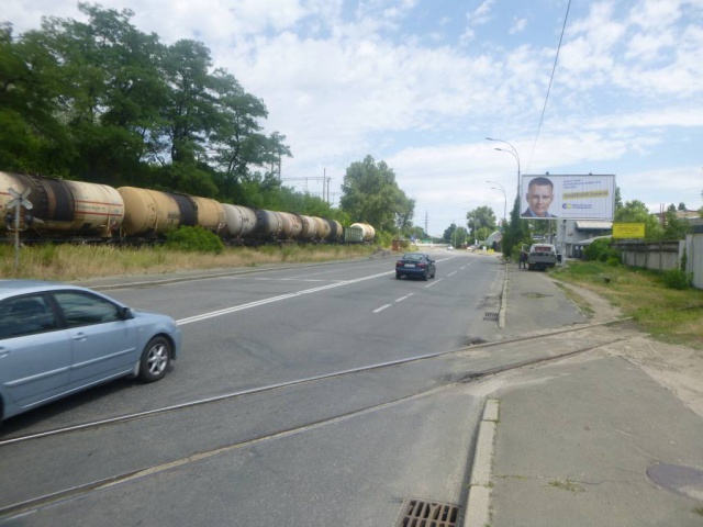 Призма 6x3, Електриків, 24 (навпроти злізнична зупинка "станция Оболонь") Призма 6x3, Електриків, 24 (навпроти злізнична зупинка "станция Оболонь")