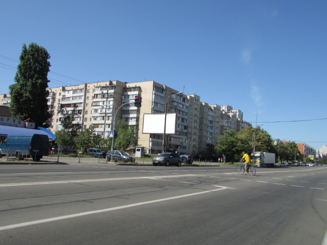 Щит 6x3, Сержа Лифаря (Сабурова), 3 (рух в напрямку площі Анкари, ліворуч) Щит 6x3, Сержа Лифаря (Сабурова), 3 (рух в напрямку площі Анкари, ліворуч)