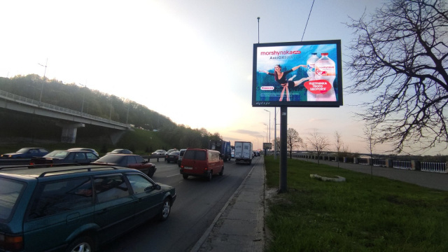 Цифрова панель 3.14x2.32,  Набережне шосе (500м. від Наводницького парку) рух до мосту Метро