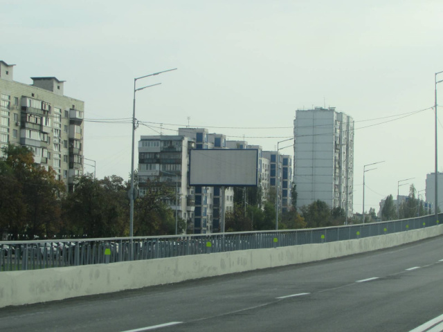 Беклайт 6x3,  Братиславська, 26 (ринок "Юність"), рух  в напрямку М"Чернігівська", ліворуч