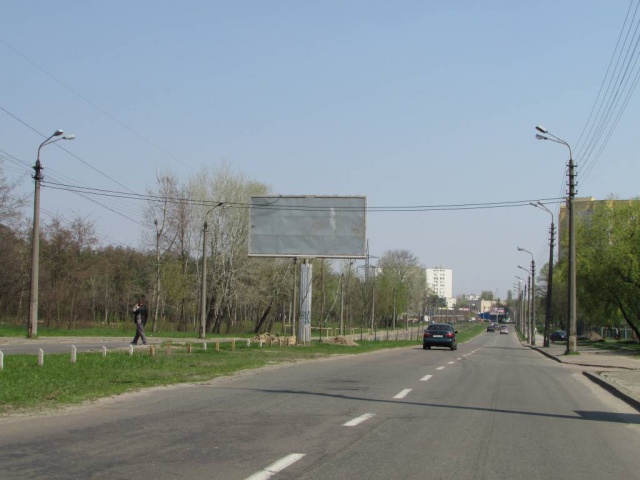 Щит 6x3, Алішера Навої проспект, рух від бульвару Перова (на розподілювачі) Щит 6x3, Алішера Навої проспект, рух від бульвару Перова (на розподілювачі)