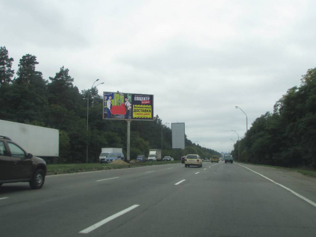 Щит 6x3,  Броварський проспект (розподілювач), рух в напрямку Києва, 200 метрів від АЗС "ОККО"