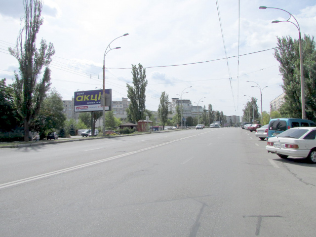 Щит 6x3, Маршала Малиновського, 34 рух від проспекту Героїв Сталінграда, ліворуч Щит 6x3, Маршала Малиновського, 34 рух від проспекту Героїв Сталінграда, ліворуч