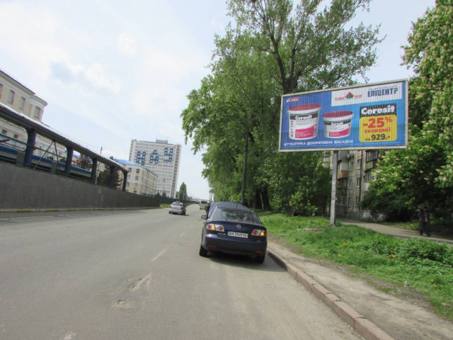 Призма 6x3,  Космонавта Комарова проспект, 2  (зупинка "Національний Авіаційний Університет"), рух із центру міста